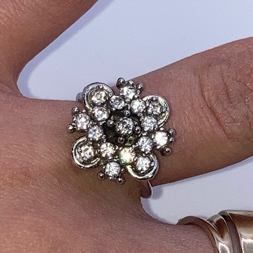 Vtg Silver Tone Rhinestone Floral Flower Cocktail Ring Sz 6.5 - Picture 11 of 14